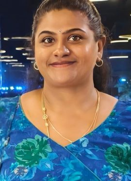 gayathri photo